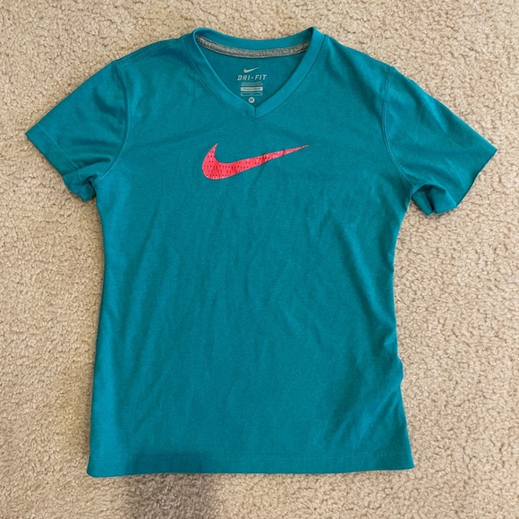 3 Girl’s Size M Athletic Shirts, Nike & Athleta. - Picture 7 of 11
